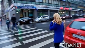 Poziții Sexuale Intense Și Diverse Într-O Întâlnire Sălbatică