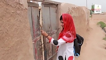 Indian Village Girl With Big Breasts And Insurance Agent In A Steamy Video From 2021