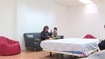 Η Παχουλή Milf Σύζυγος Παίρνει Εκδίκηση Από Τον Απατημένο Σύζυγό Της Γαμώντας Τον Jordi El Nino Polla