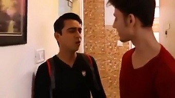 Η Ώριμη Μαμά Prerna Trivedi Γίνεται Άτακτη Σε Μια Ταινία Μικρού Μήκους