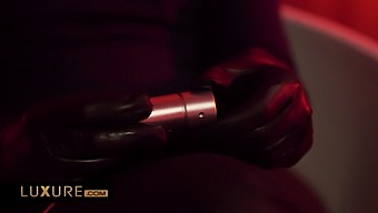 Οι Kinky Περιπέτειες Της Lana Rhoades Σε Ένα Swinger Party
