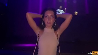 Βίντεο Hd Με Την Katty West Να Γαμιέται Σε Δημόσια Τουαλέτα